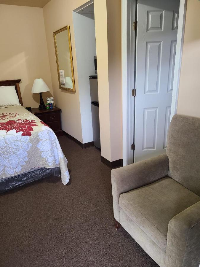 Clarysville Motel Frostburg Bagian luar foto