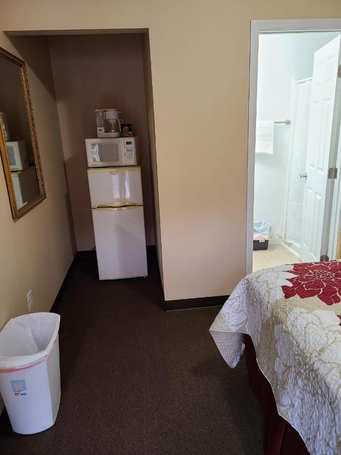 Clarysville Motel Frostburg Bagian luar foto