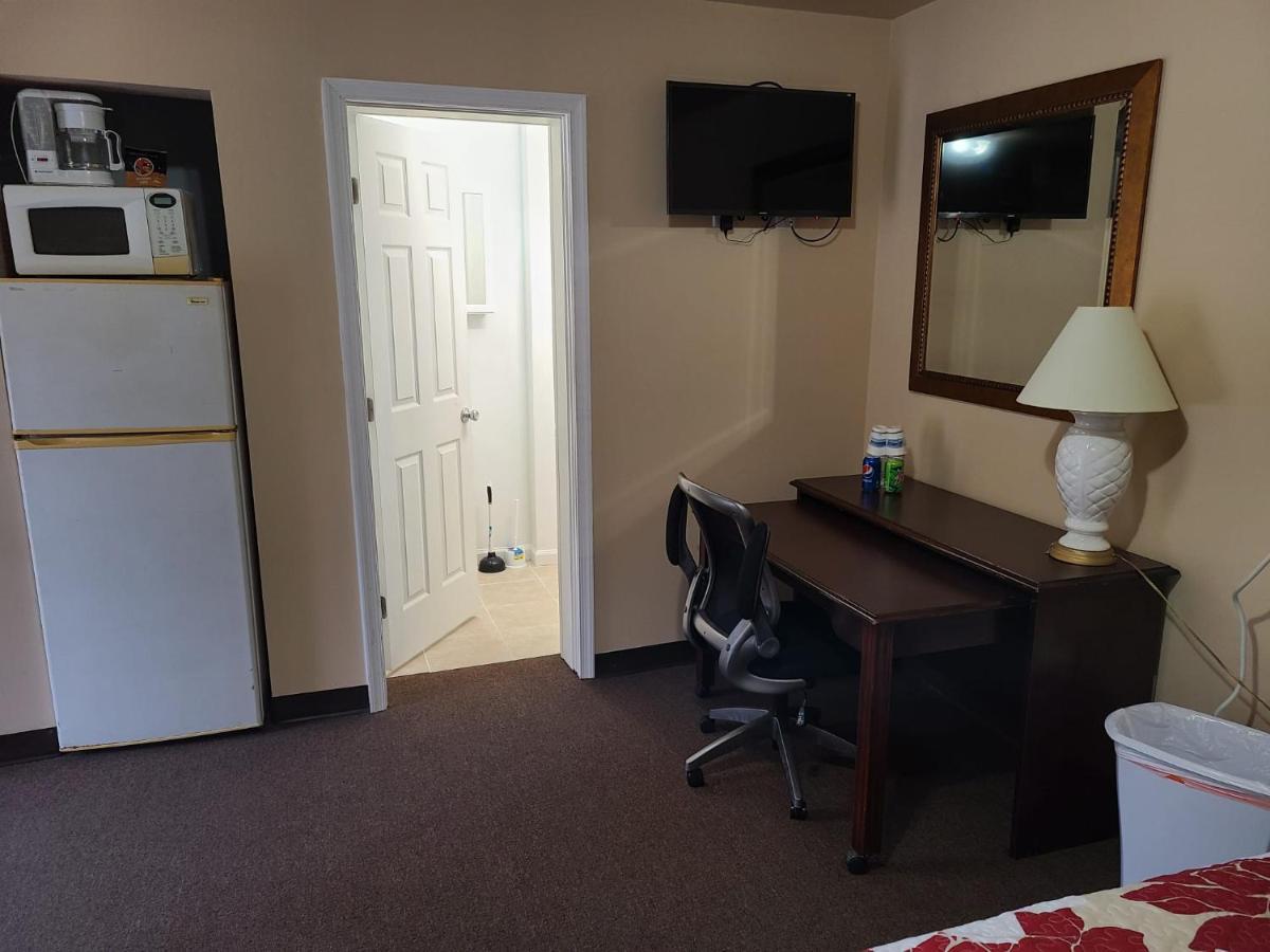 Clarysville Motel Frostburg Bagian luar foto