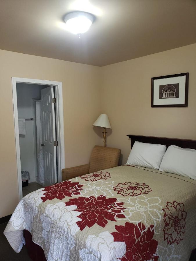 Clarysville Motel Frostburg Bagian luar foto