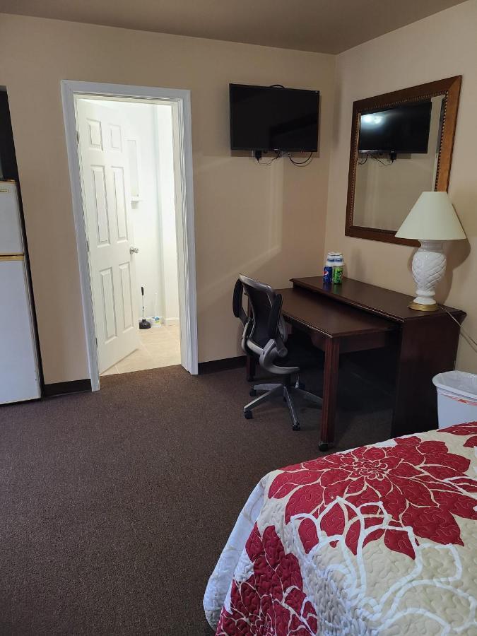Clarysville Motel Frostburg Bagian luar foto
