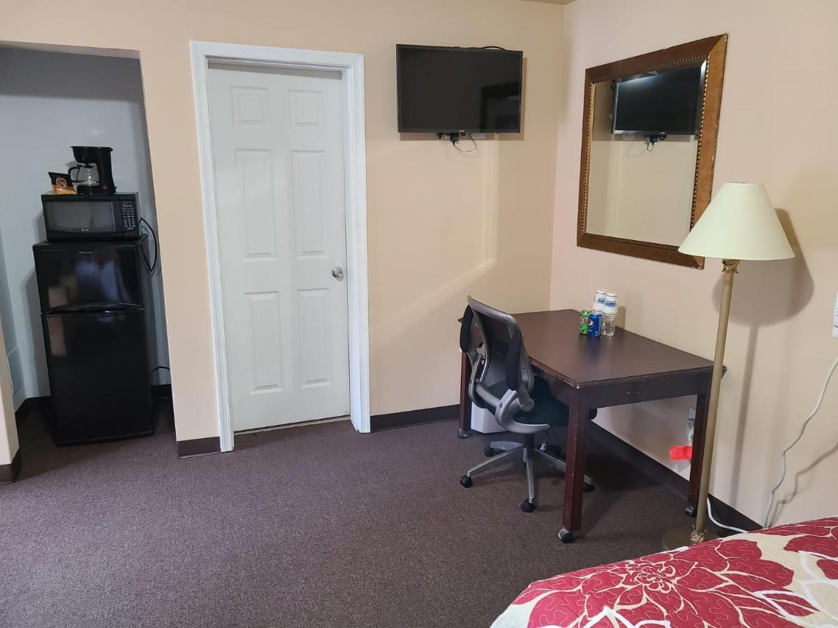 Clarysville Motel Frostburg Bagian luar foto