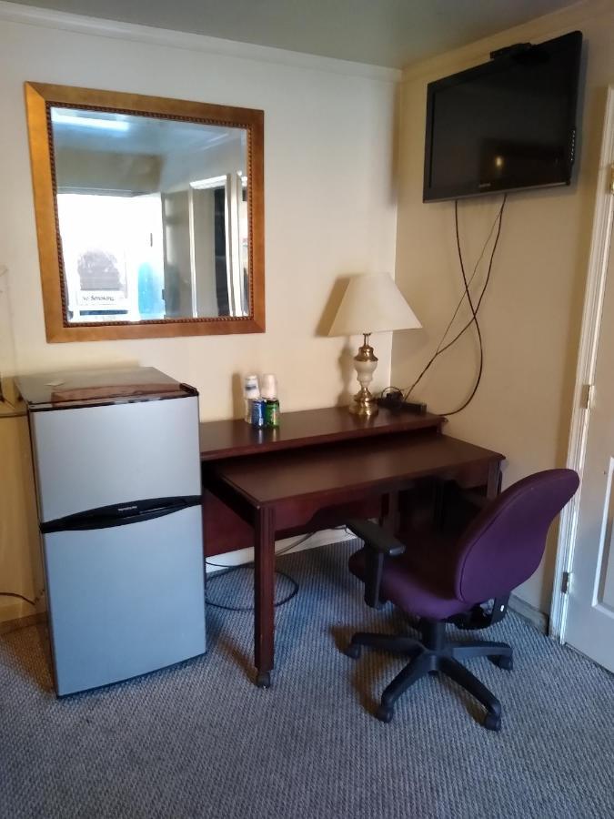 Clarysville Motel Frostburg Bagian luar foto