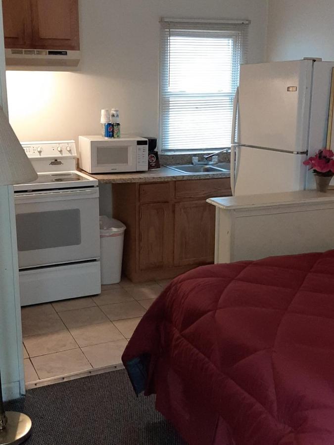 Clarysville Motel Frostburg Bagian luar foto